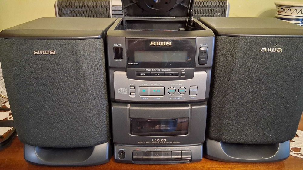 Combina muzicala Aiwa cu 2 boxe