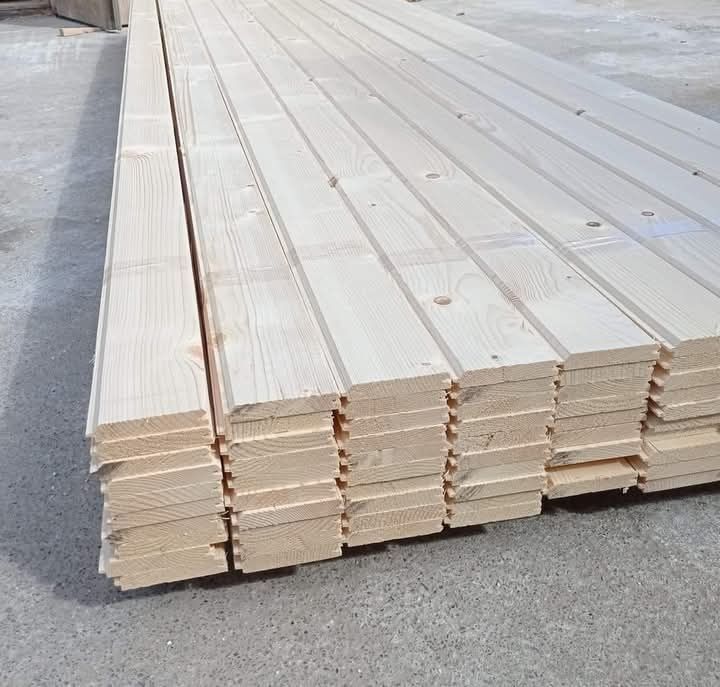 Lambriu din lemn de molid