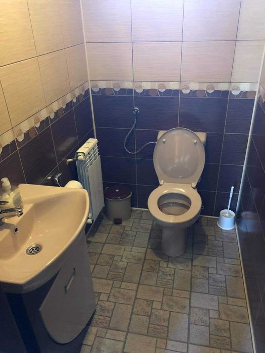 Два етажа от триетажна къща в кв. Вароша - 1500€/м2