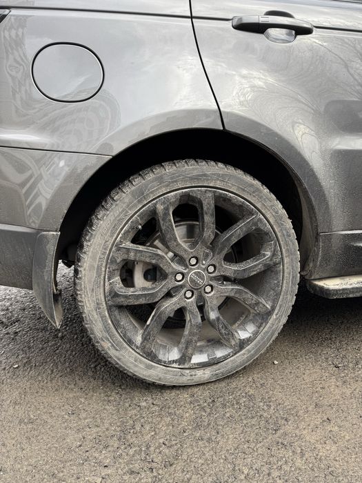 Продам диски с резиной R22