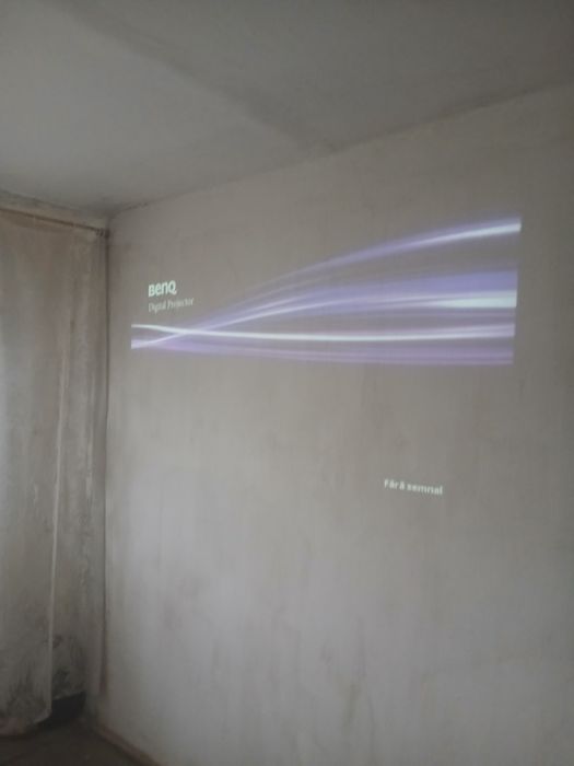 BenQ MX711 Projector