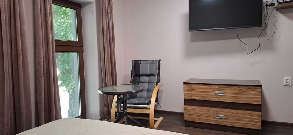 Дава се под наем Двустаен апартамент в Варна, Централна поща - 50 кв.м за 612 € - Снимка #2