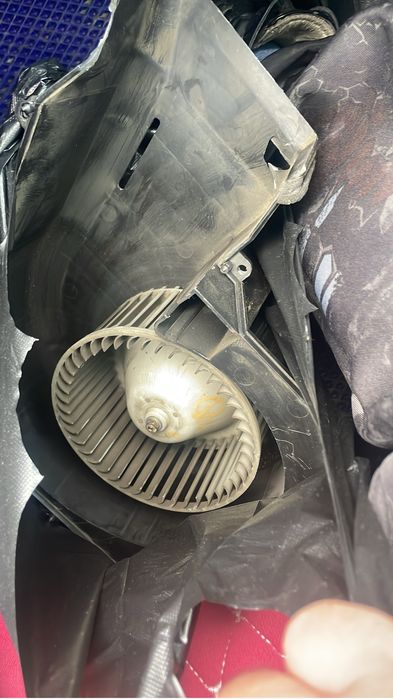 Продам мазду 323