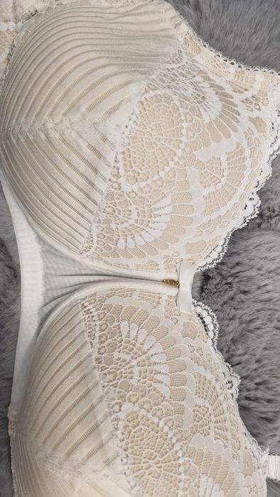 Сутиен Амоена нов за протези