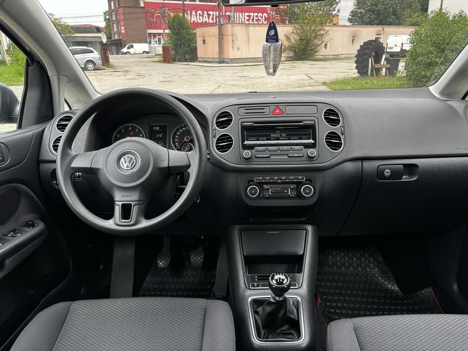 Volkswagen 6 plus 1.4 benzina euro 5 an 2012