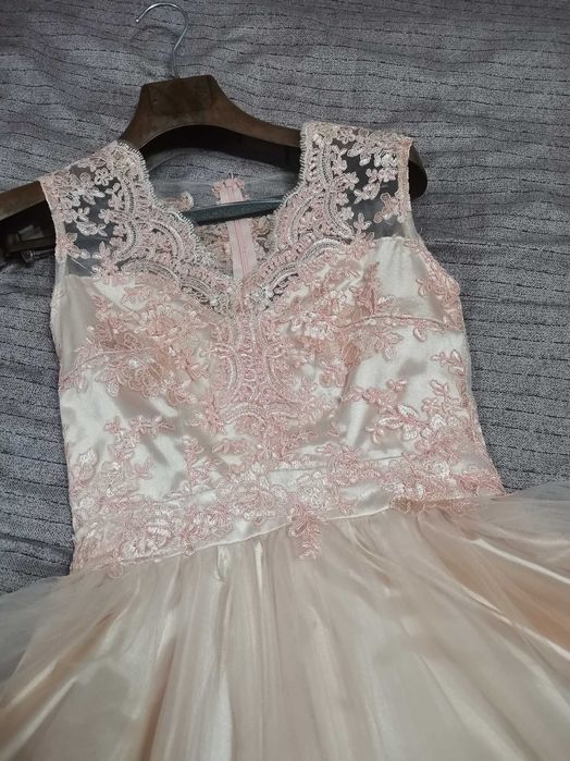 Rochie eleganta noua+sandalute cadou