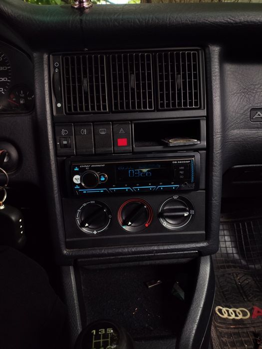 продам магнитолу Deaf Bonce DB-320DSP