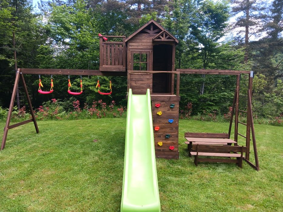 Детски пързалки. Катерушки и къщички