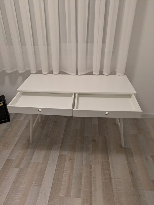 Vând Birou Alb MDF