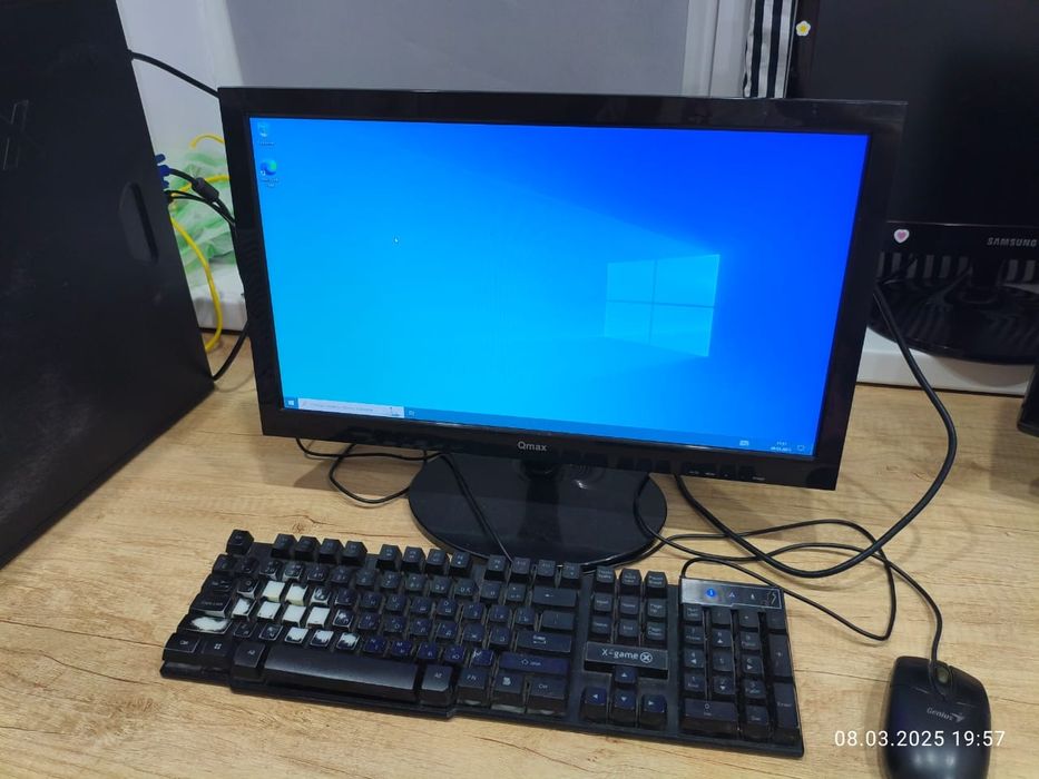 Монитор офисный Qmax