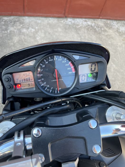 Suzuki  gsr  600