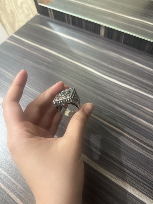 Продам серебряное кольцо