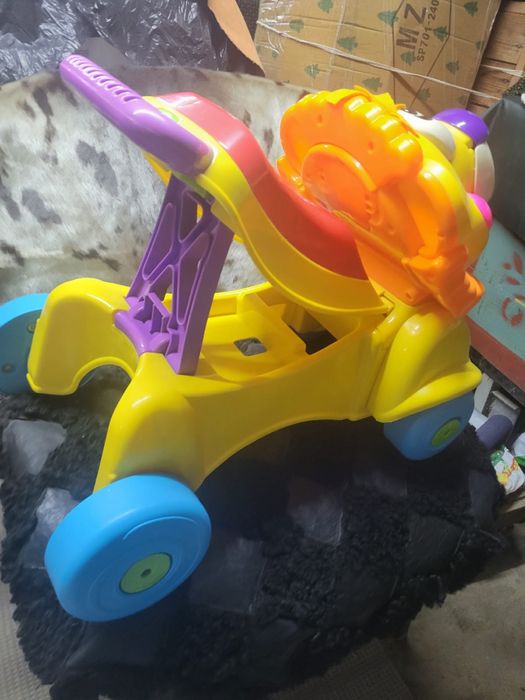 Продам детскую каталку (толокар)