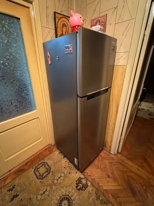 Frigider Samsung , 255 l, H 1635, Clasa A+, Graphite