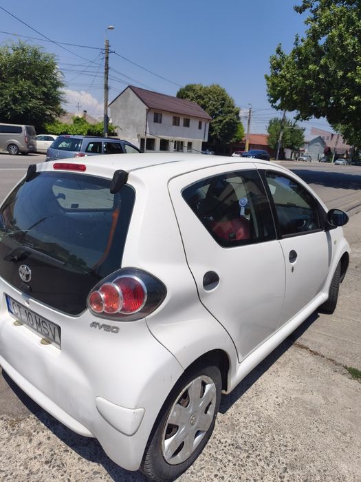 Vând Toyota Aygo