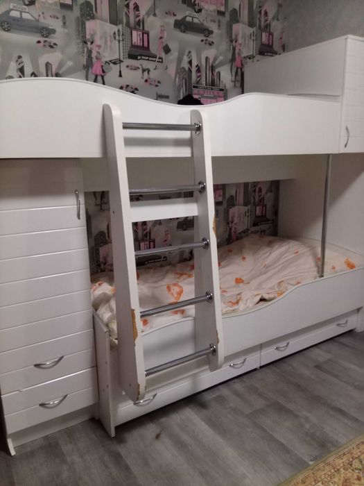 Продам двухъярусную кровать