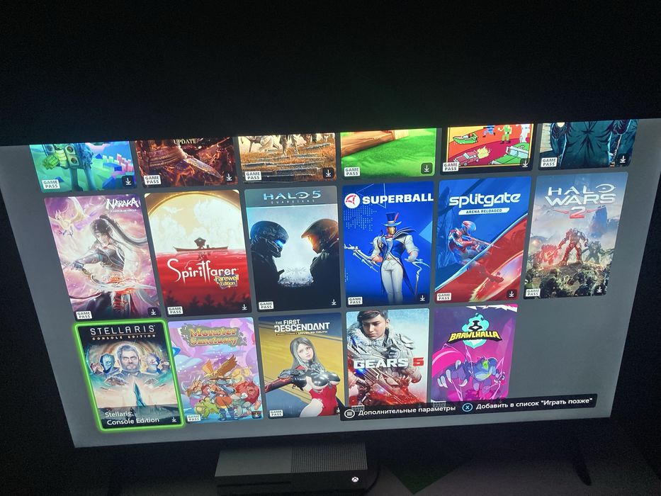 Продам Xbox one s 1tb с дисководом