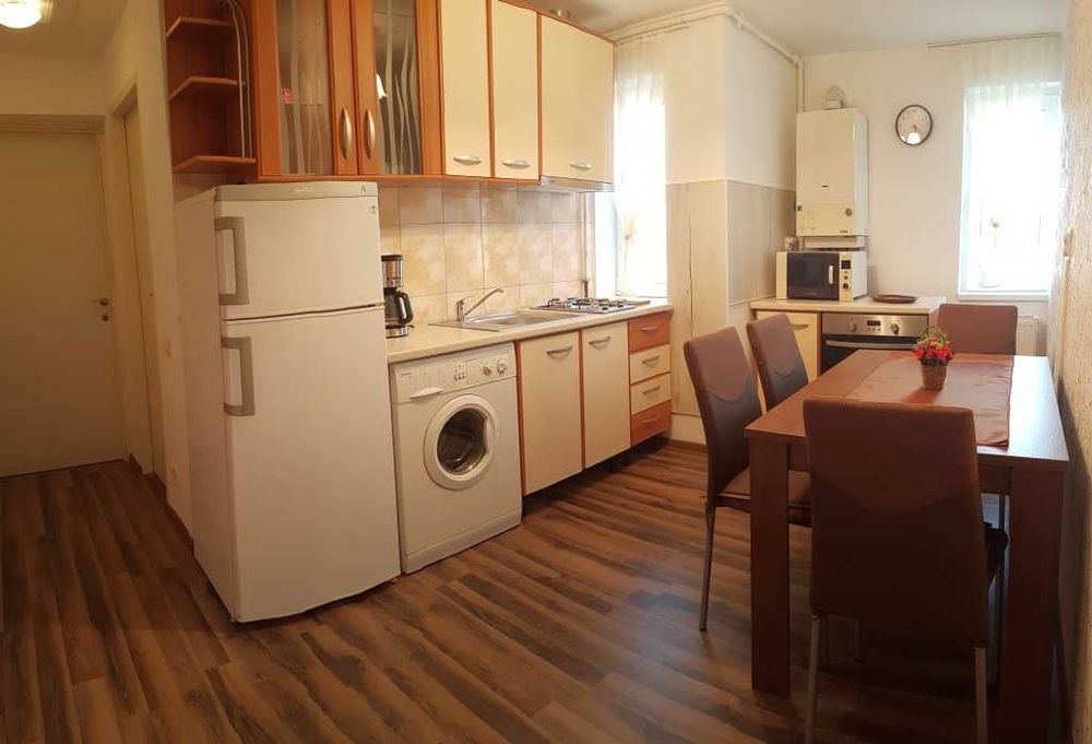 Inchiriez apartament mansarda, 2 camere - Cedonia