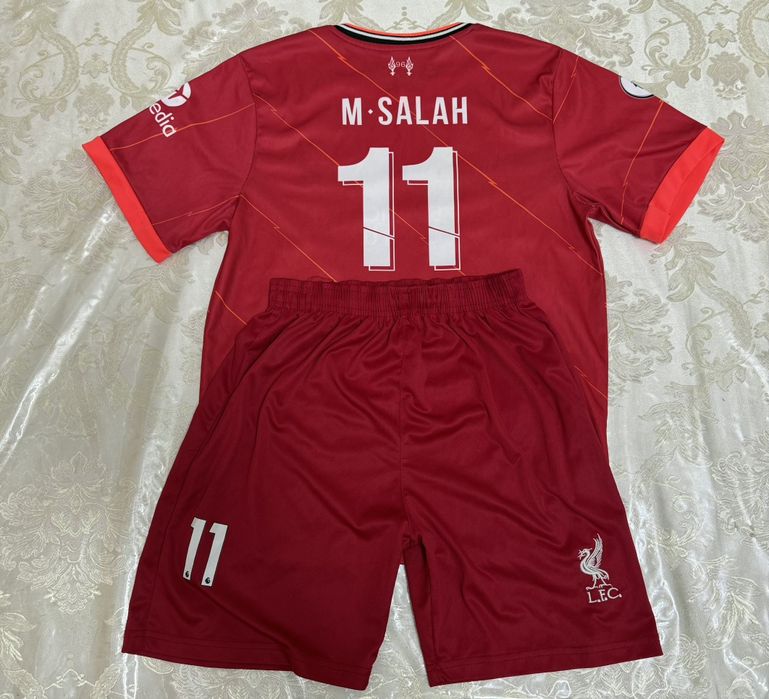 3ta yulduz imzosi bor futbolka