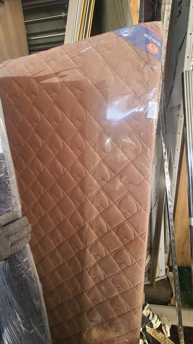 Matras topper korpacha xoxlagan razmerda dona yoq en kami 5ta