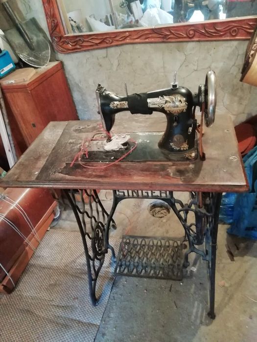 Швейная машинка Zinger