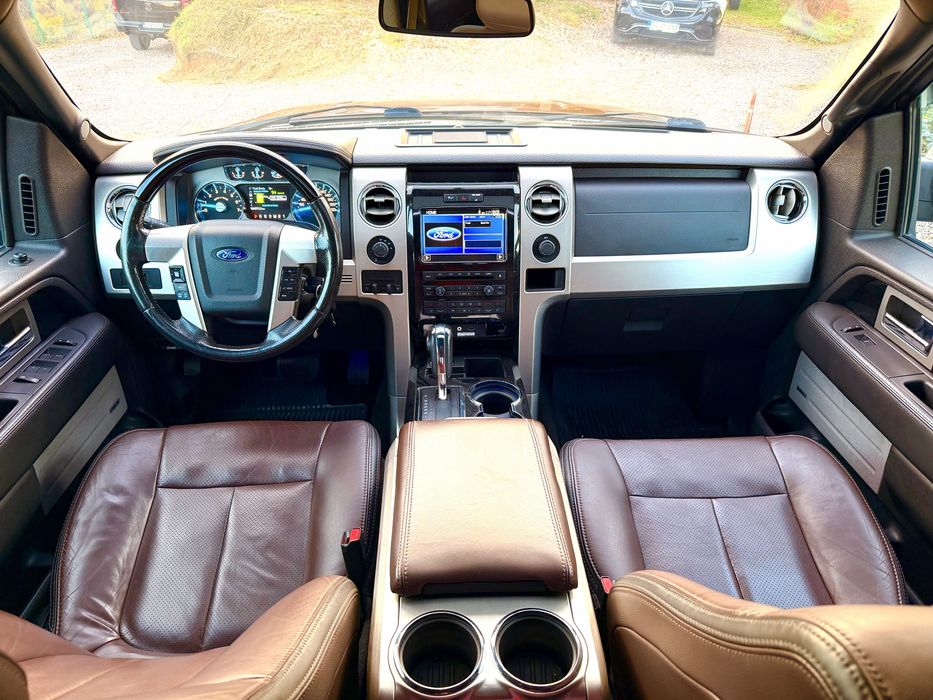 Ford F150 6.2 L  V8 PLATINUM Full Full  AUTOUTILITARA impozit 950 ron Panoramic,Camere Masalier , Roti 35 , Interior Deosebit Piele Inmatriculata RO