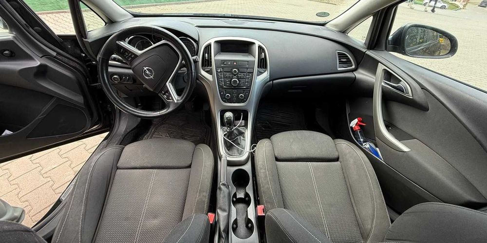 Opel Astra J 1.6 CDTI 92 kW, 2010