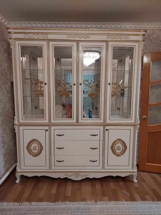 Сервант для гостинной