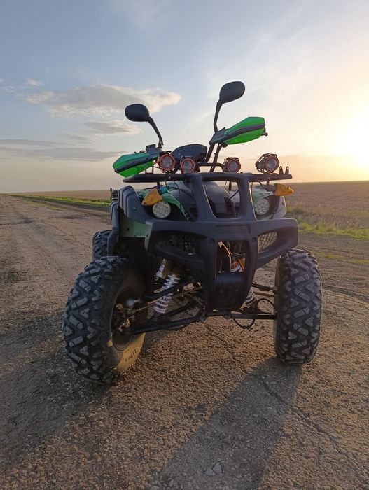 Продам квадроцикл atv 200 кубов 700 км пробега есть торг