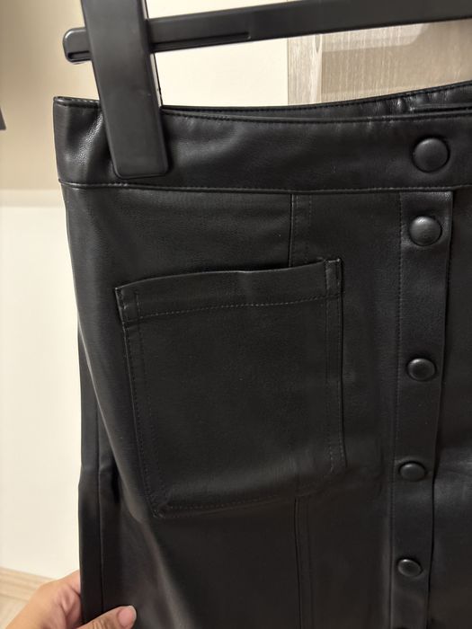 Fusta  mini imitatie piele Reserved