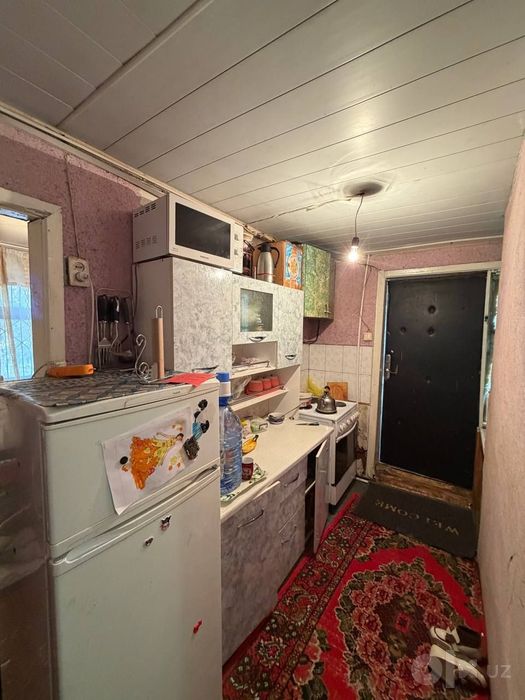 3 комн. кв., 3/1/2, дом деревянный. Спутник 3, Сергели. Метро - 600 м.
