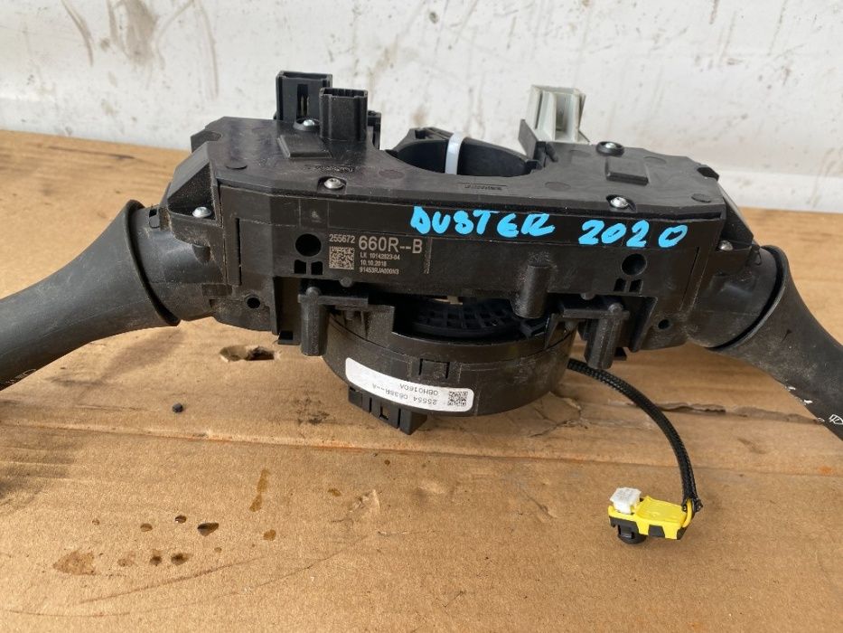 Dezmembrez / Dezmembrari Bloc lumini cu maneta stergator Dacia Duster