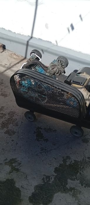 Воздушный компрессор