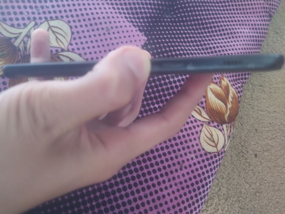 samsung A5 hech qayeri sinmagan ekrani kuygan almashtirsa ishlaydi