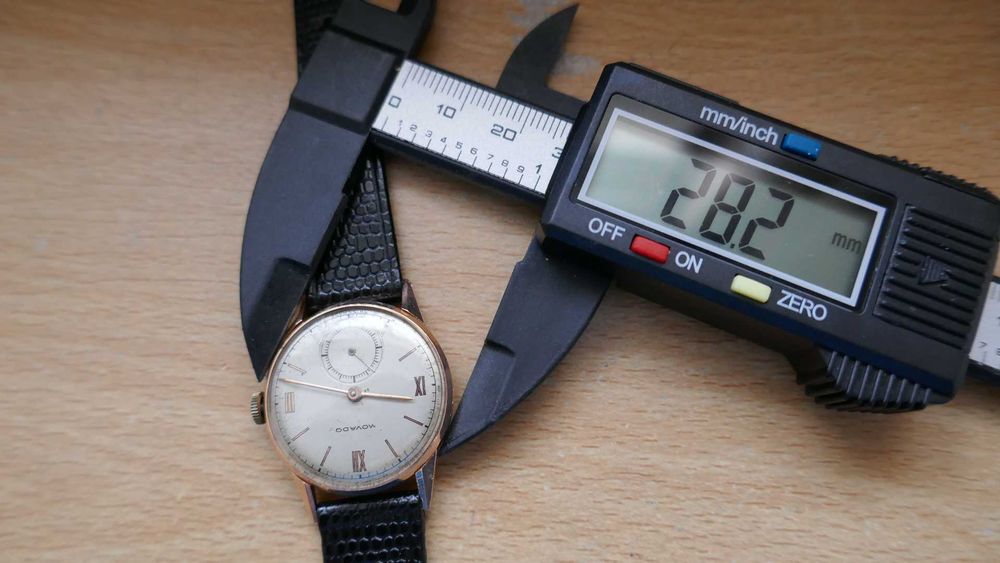 Ceas Movado din aur de 14k