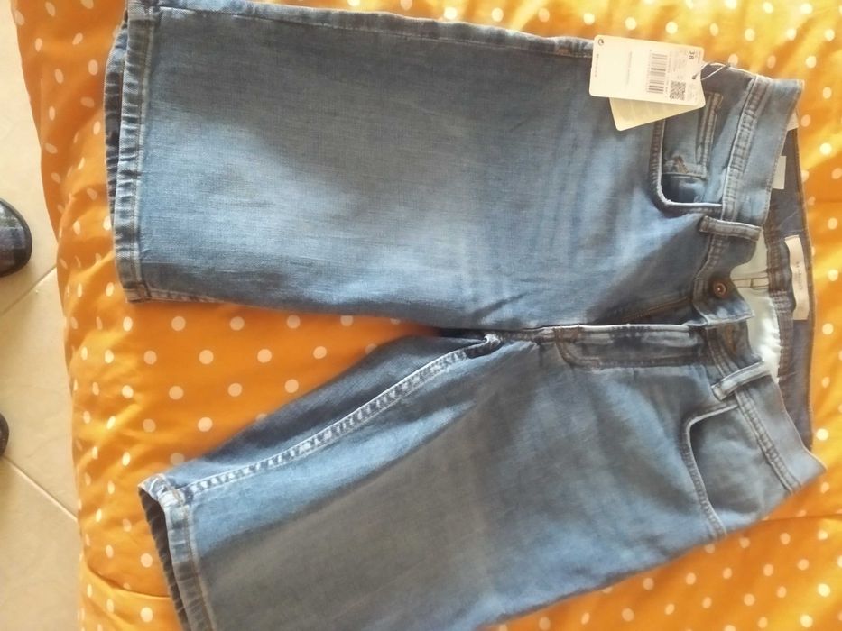 Къси дънкови гащи