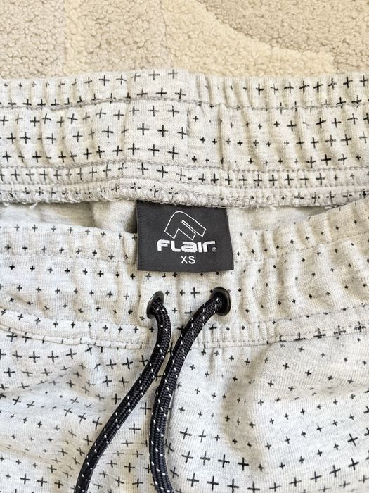 Екип Flair, XS, сив с петна