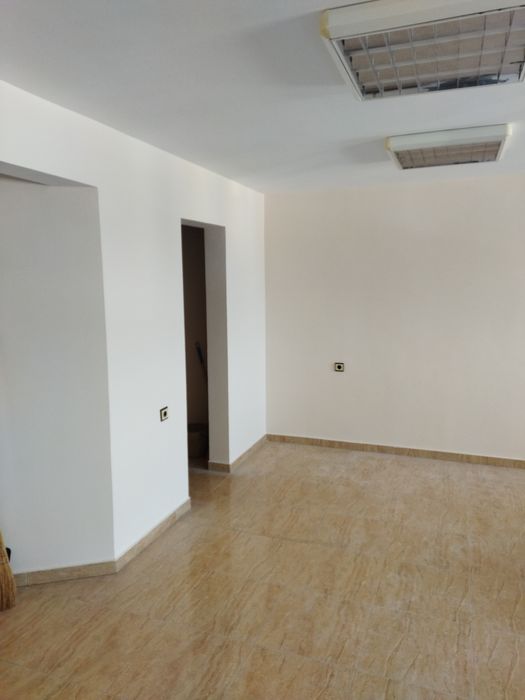 Офиси под наем намира се на автогарата от 20/60кв.