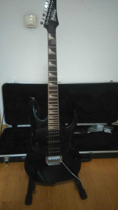 Электро гитара Ibanez с комбоусилителем