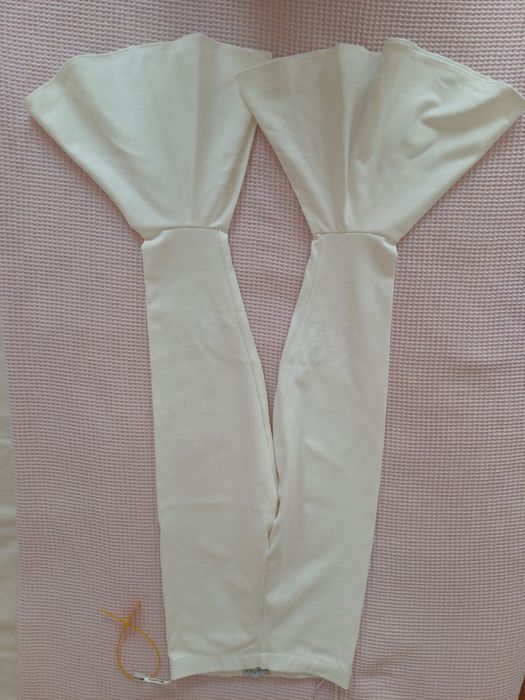 Плътен панталон в бяло Radapola