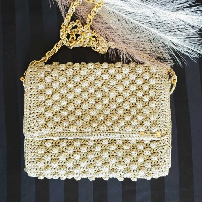 Ръчно изработена златна чанта-клъч за специалните моменти