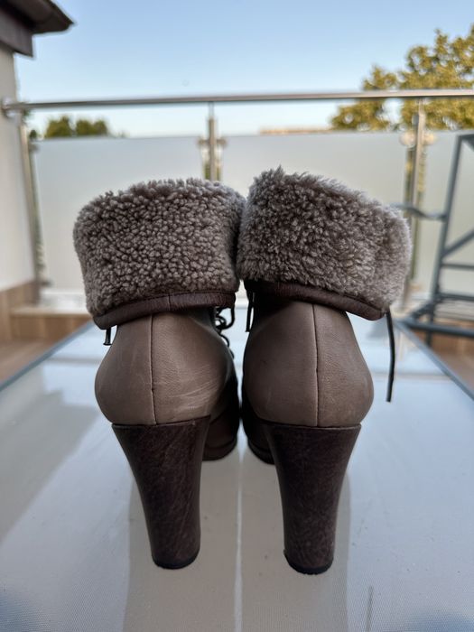 Ghete din piele