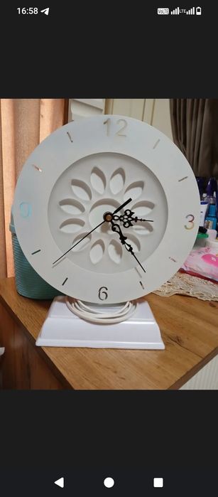 Свителник соат спалнига