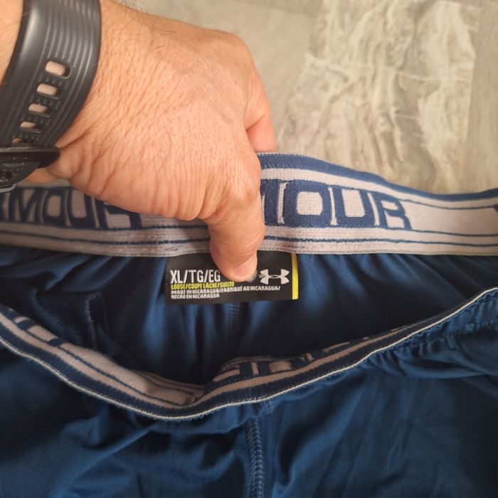 Pantaloni scurți Under Armour mărimea  XL(Extra Large)