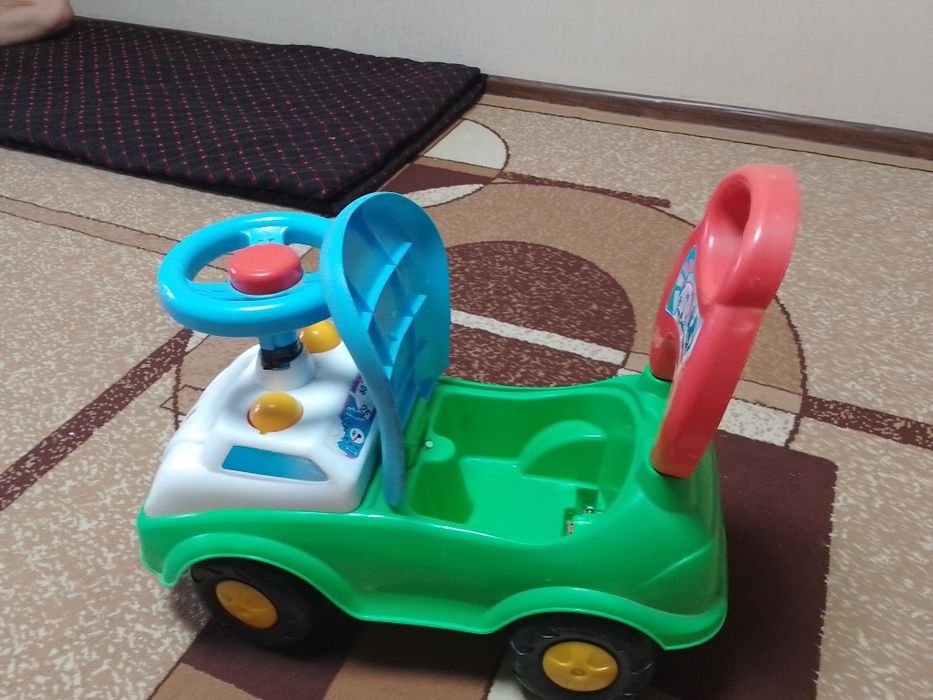 Машинка детская  б/у