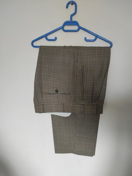 Pantaloni barbati, modele diferite, marimi diferite, nunate diferite