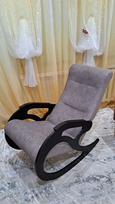 Продам кресло качалка