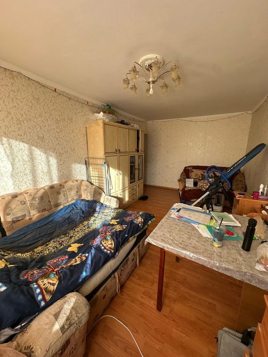 Продам 2 ком квартиру район 8 школы