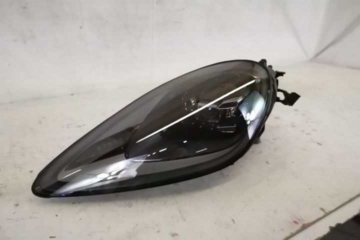 Ляв фар / Lqv far Оригинален Led В добро състояние Порше / Porsche Cay