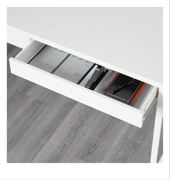 Стол  письменный ИКЕА МИККЕ